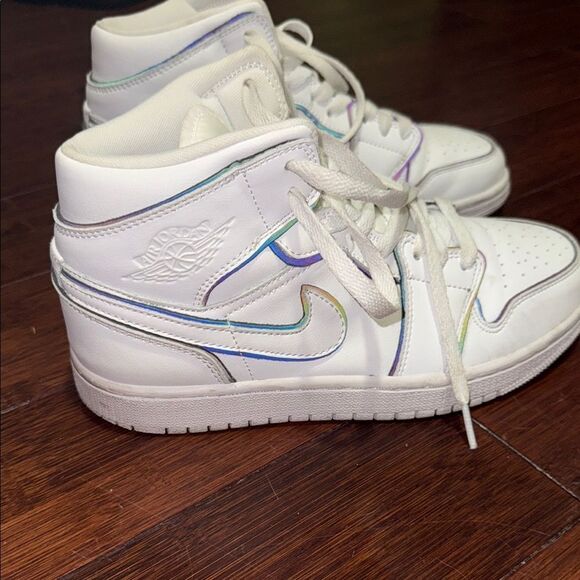 Nike Women's White Air Jordan Reflective Nike Mid Irresident Trim Size 8 - Picture 1 of 5